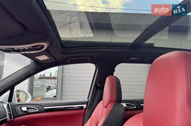 Внедорожник / Кроссовер Porsche Cayenne 2015 в 