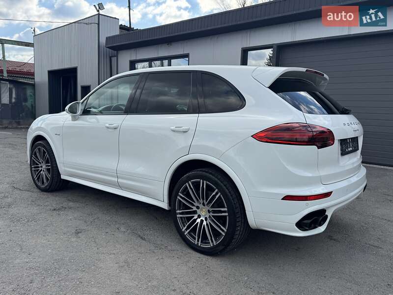 Позашляховик / Кросовер Porsche Cayenne 2015 в Тернополі