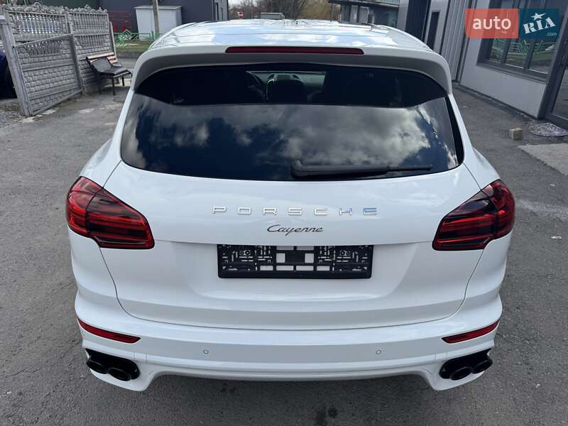 Позашляховик / Кросовер Porsche Cayenne 2015 в Тернополі