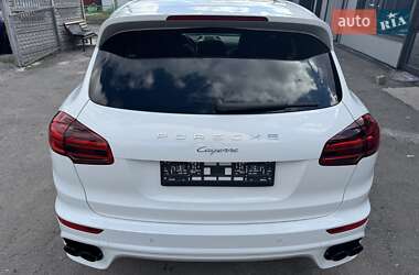 Внедорожник / Кроссовер Porsche Cayenne 2015 в 