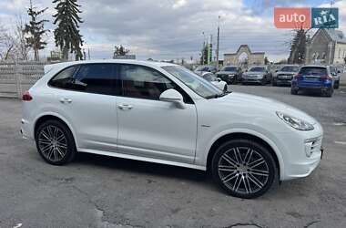 Внедорожник / Кроссовер Porsche Cayenne 2015 в 