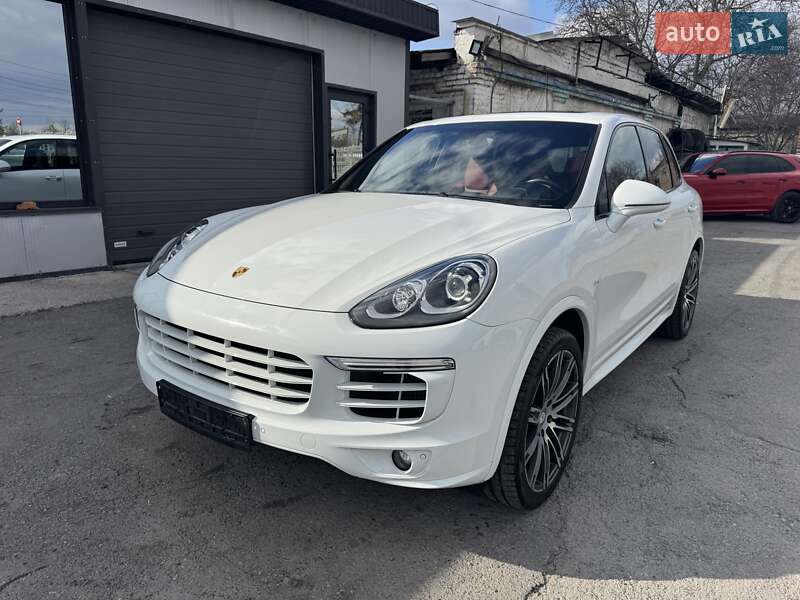 Позашляховик / Кросовер Porsche Cayenne 2015 в Тернополі