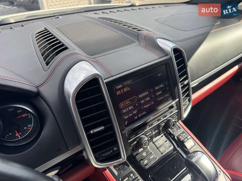 Позашляховик / Кросовер Porsche Cayenne 2015 в Тернополі