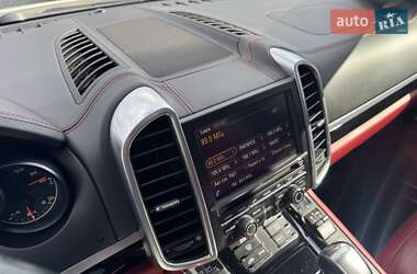 Внедорожник / Кроссовер Porsche Cayenne 2015 в 