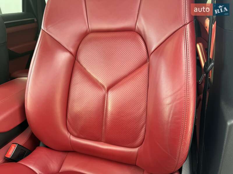 Позашляховик / Кросовер Porsche Cayenne 2015 в Тернополі