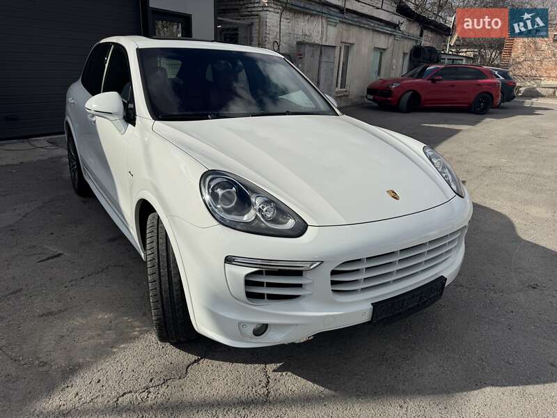Позашляховик / Кросовер Porsche Cayenne 2015 в Тернополі