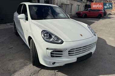 Внедорожник / Кроссовер Porsche Cayenne 2015 в 