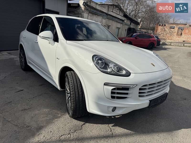 Позашляховик / Кросовер Porsche Cayenne 2015 в Тернополі