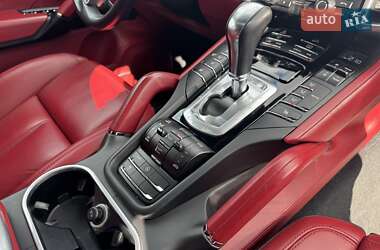 Внедорожник / Кроссовер Porsche Cayenne 2015 в 