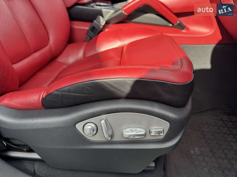 Внедорожник / Кроссовер Porsche Cayenne 2015 в Тернополе