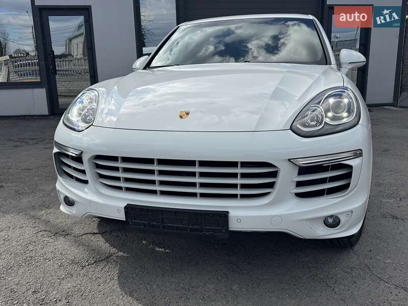 Позашляховик / Кросовер Porsche Cayenne 2015 в Тернополі