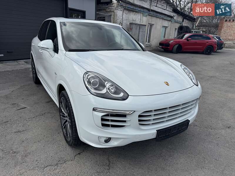 Позашляховик / Кросовер Porsche Cayenne 2015 в Тернополі