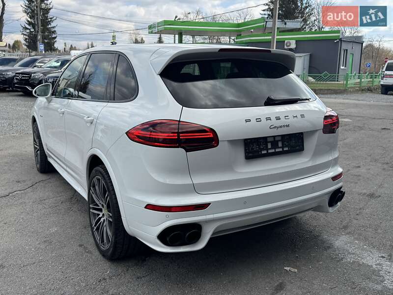 Позашляховик / Кросовер Porsche Cayenne 2015 в Тернополі