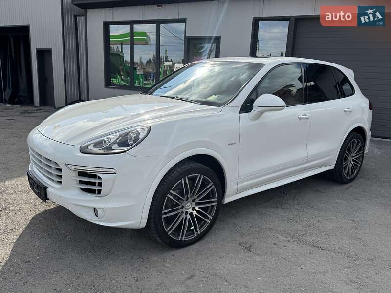 Позашляховик / Кросовер Porsche Cayenne 2015 в Тернополі