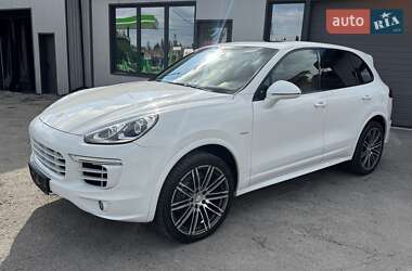 Внедорожник / Кроссовер Porsche Cayenne 2015 в 