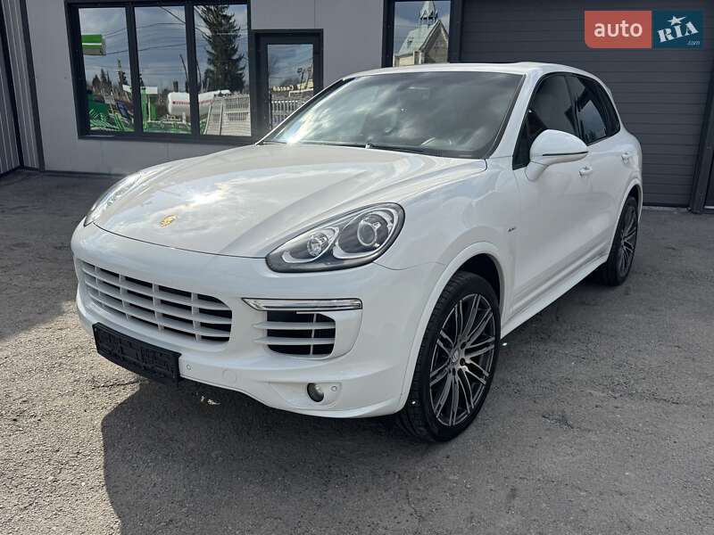 Внедорожник / Кроссовер Porsche Cayenne 2015 в Тернополе