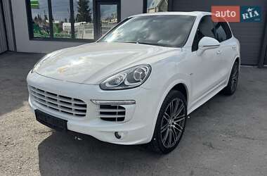 Внедорожник / Кроссовер Porsche Cayenne 2015 в 