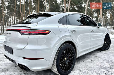Внедорожник / Кроссовер Porsche Cayenne 2021 в 
