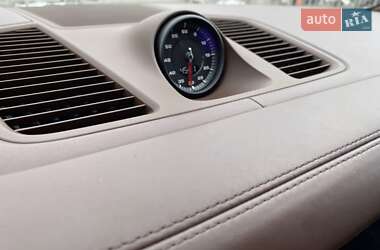 Внедорожник / Кроссовер Porsche Cayenne 2018 в 