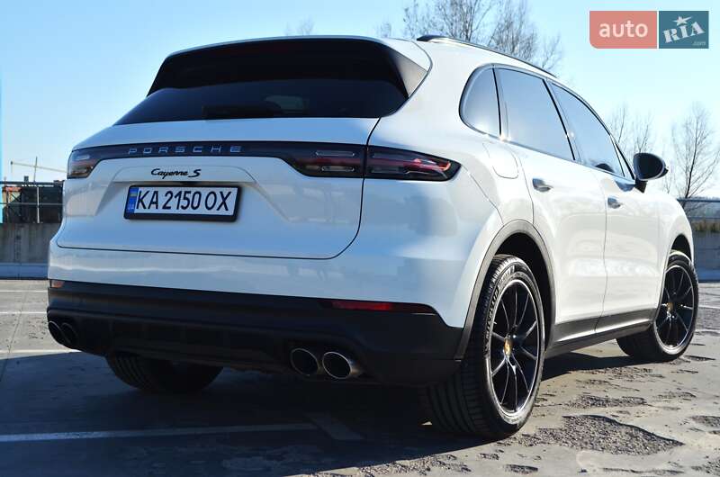 Внедорожник / Кроссовер Porsche Cayenne 2018 в Киеве
