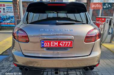 Внедорожник / Кроссовер Porsche Cayenne 2014 в 