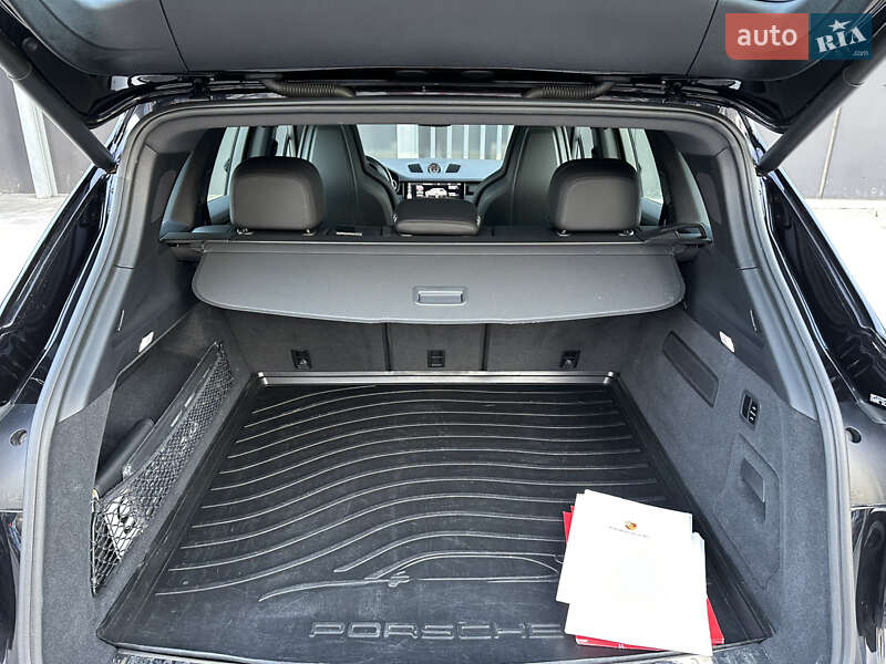 Внедорожник / Кроссовер Porsche Cayenne 2019 в Киеве фото 22 Внедорожник / Кроссовер Porsche Cayenne 2019 в Киеве