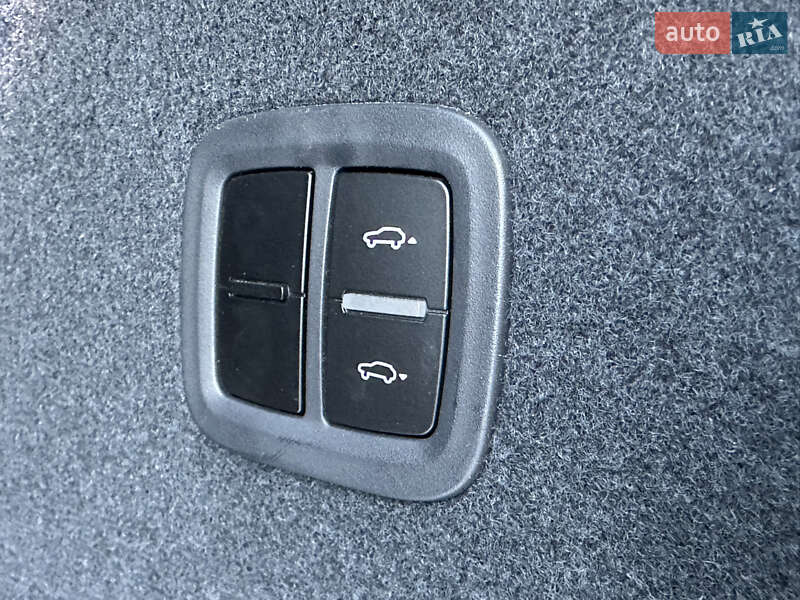 Внедорожник / Кроссовер Porsche Cayenne 2019 в Киеве фото 24 Внедорожник / Кроссовер Porsche Cayenne 2019 в Киеве