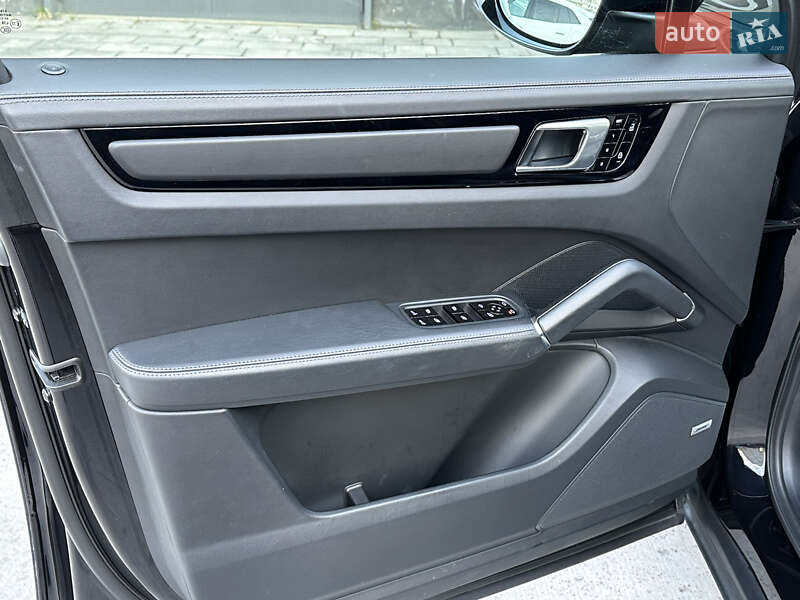 Внедорожник / Кроссовер Porsche Cayenne 2019 в Киеве фото 61 Внедорожник / Кроссовер Porsche Cayenne 2019 в Киеве