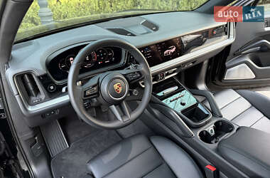 Позашляховик / Кросовер Porsche Cayenne 2024 в 