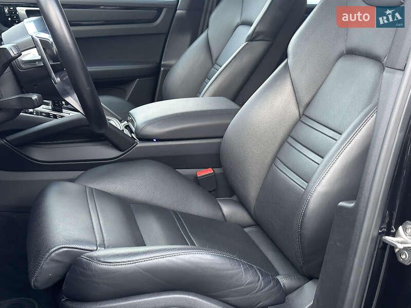 Внедорожник / Кроссовер Porsche Cayenne 2019 в Киеве фото 45 Внедорожник / Кроссовер Porsche Cayenne 2019 в Киеве