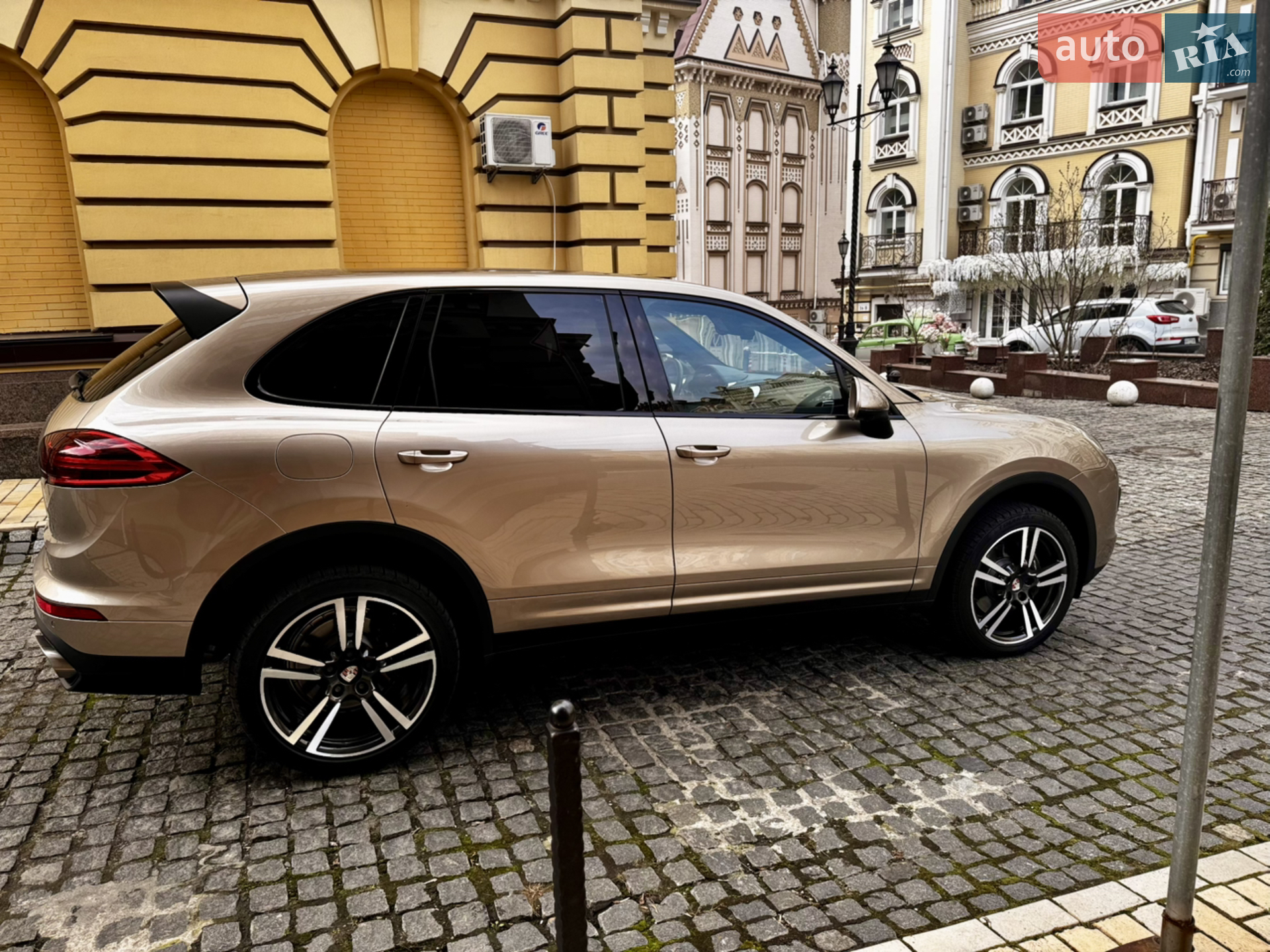 2016 Porsche Cayenne - мініатюра 9