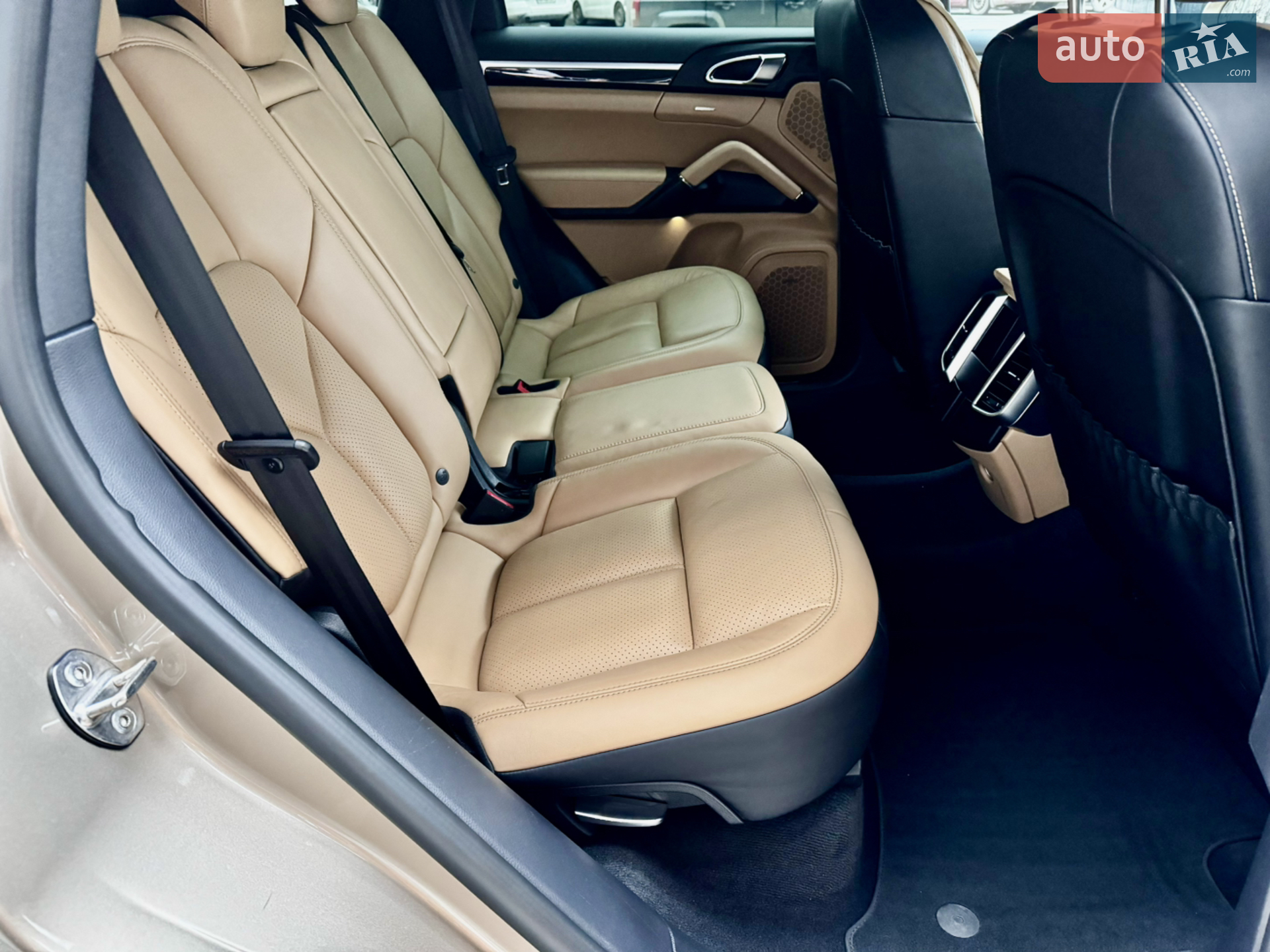 2016 Porsche Cayenne - мініатюра 37