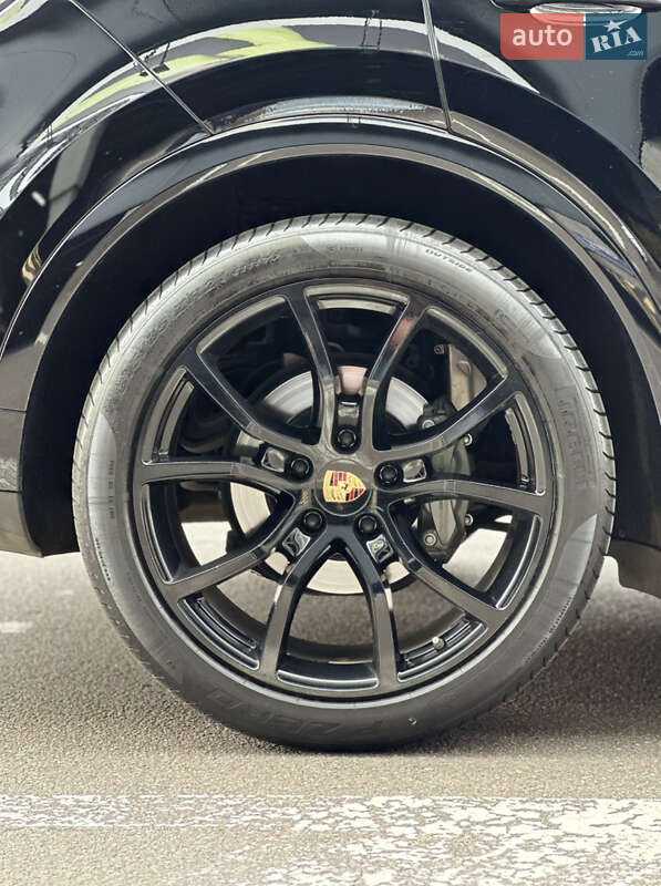 Внедорожник / Кроссовер Porsche Cayenne 2018 в Днепре
