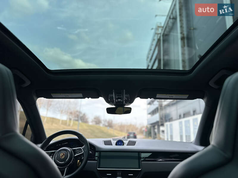 Внедорожник / Кроссовер Porsche Cayenne 2018 в Днепре