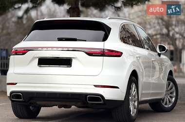 Позашляховик / Кросовер Porsche Cayenne 2017 в 