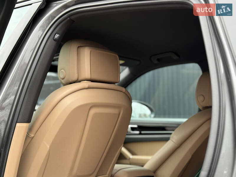 Позашляховик / Кросовер Porsche Cayenne 2021 в Києві