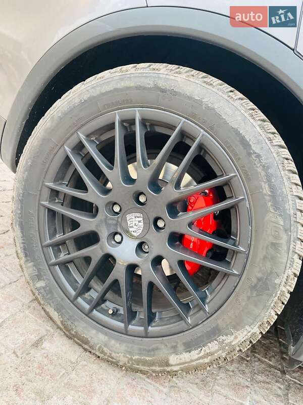 Внедорожник / Кроссовер Porsche Cayenne 2013 в Фастове