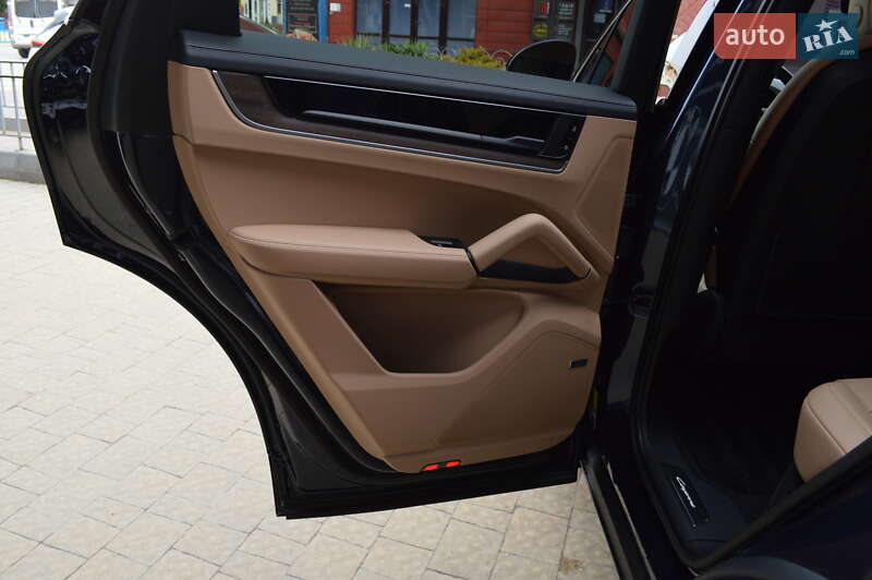 Внедорожник / Кроссовер Porsche Cayenne 2023 в Львове