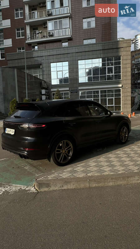 Внедорожник / Кроссовер Porsche Cayenne 2018 в Киеве