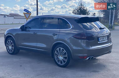 Внедорожник / Кроссовер Porsche Cayenne 2013 в 