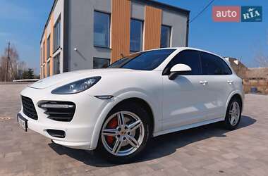 Позашляховик / Кросовер Porsche Cayenne 2013 в 