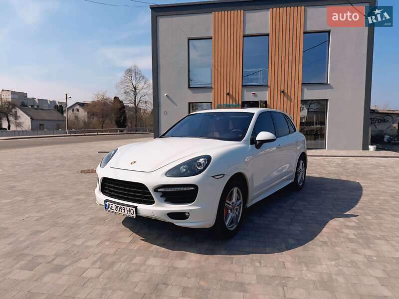 Позашляховик / Кросовер Porsche Cayenne 2013 в Львові