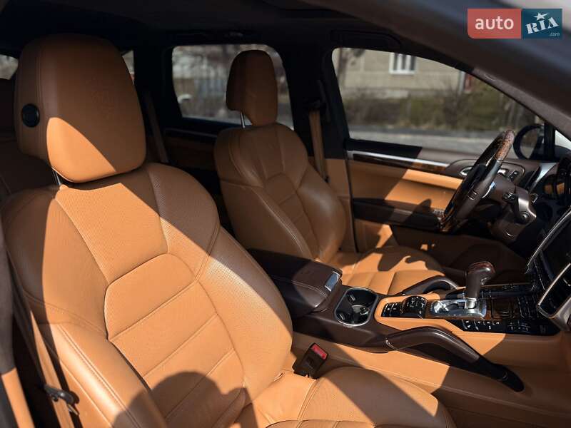 Позашляховик / Кросовер Porsche Cayenne 2013 в Львові