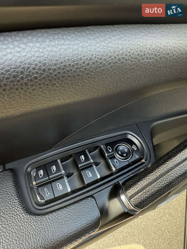 Внедорожник / Кроссовер Porsche Cayenne 2016 в Киеве фото 9 Внедорожник / Кроссовер Porsche Cayenne 2016 в Киеве