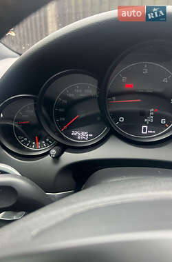 Внедорожник / Кроссовер Porsche Cayenne 2013 в 