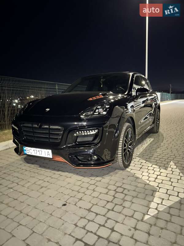 Внедорожник / Кроссовер Porsche Cayenne 2016 в 
