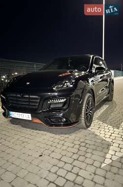 Внедорожник / Кроссовер Porsche Cayenne 2016 в 