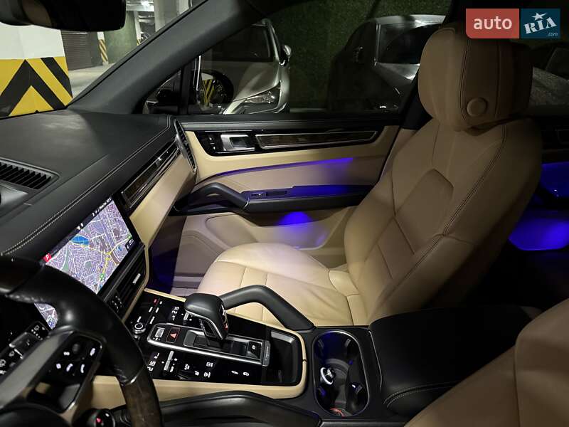 Внедорожник / Кроссовер Porsche Cayenne 2018 в Киеве
