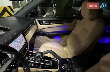 Позашляховик / Кросовер Porsche Cayenne 2018 в 