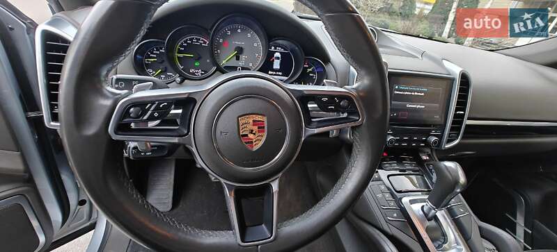 Позашляховик / Кросовер Porsche Cayenne 2016 в Києві